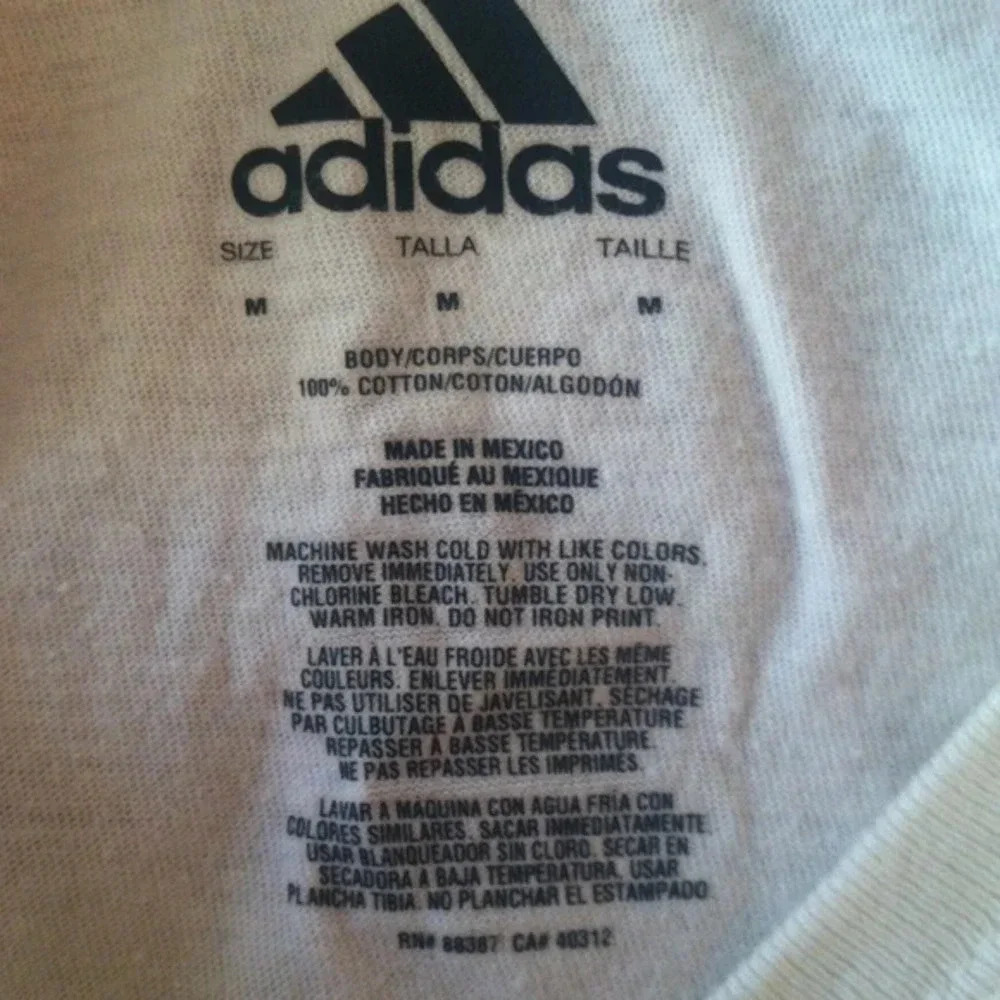 Capped sleeves  athletic Adidas top! - Picture 2 of 2